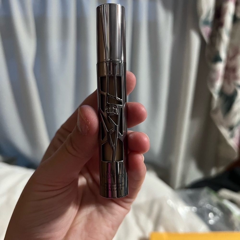 UD Concealer Light Neutral